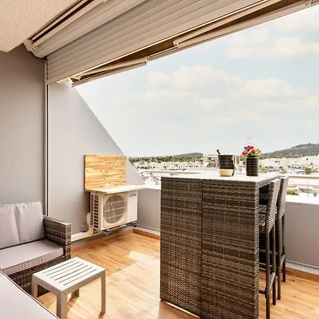 Café Loft 1-slaapkamerappartement Met Haven- En Mont Saint-loup-uitzicht *