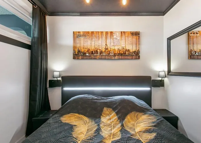 Café Loft 1-slaapkamerappartement Met Haven- En Mont Saint-loup-uitzicht Vakantiehuis *