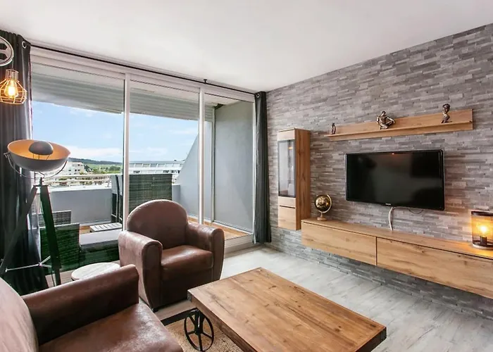 Cafe Loft One-bedroom With Marina & Mont Saint-loup View Semesterbostad *